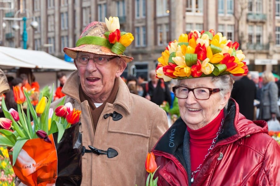 День бабушек во франции. Национальный праздник бабушек во Франции. Праздник цветов в Голландии. Праздник тюльпанов в Голландии. Фестиваль тюльпанов в Голландии.